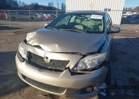 2010 Toyota Corolla Le z USA, uszkodzony, nr VIN 2T1BU4EE2AC525982